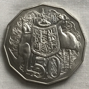 AUSTRALIA 1983 . FIFTY 50 CENTS COINS . COAT OF ARMS