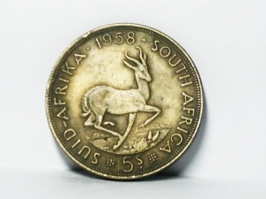 SOUTH AFRICA 1958 . FIVE 5 SHILLINGS . TONED 