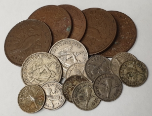 NEW ZEALAND 1933 . ONE 1 PENNY, SIXPENCE, THREEPENCE . PRE-DECIMAL COINS