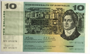 AUSTRALIA 1968 . TEN 10 DOLLARS BANKNOTES . PHILLIPS/RANDALL . CONSECUTIVE PAIR