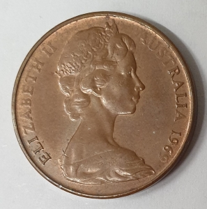 AUSTRALIA 1969 . TWO 2 CENTS COIN . ERROR . SOFT STAMPING IN THE LEGEND