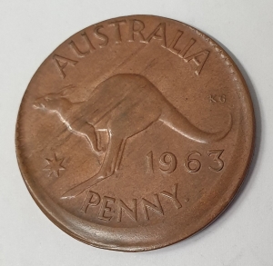 AUSTRALIA 1963 . ONE 1 PENNY . ERROR . LARGE LIP . OFF CENTRE 