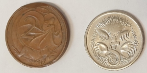 AUSTRALIA 1966 . TWO 2 CENTS COIN and 2001 . FIVE 5 CENTS COIN . ERROR