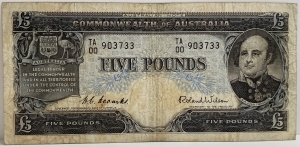 AUSTRALIA 1954 . FIVE 5 POUND BANKNOTE . FIRST PREFIX