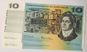 AUSTRALIA 1966 . TEN 10 DOLLARS BANKNOTES . COOMBS/WILSON . CONSEC PAIR . FIRST PREFIX SAA